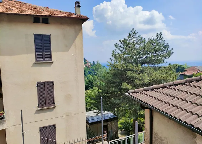 Nel Cuore Di Brunate Tra Storia E Modernita